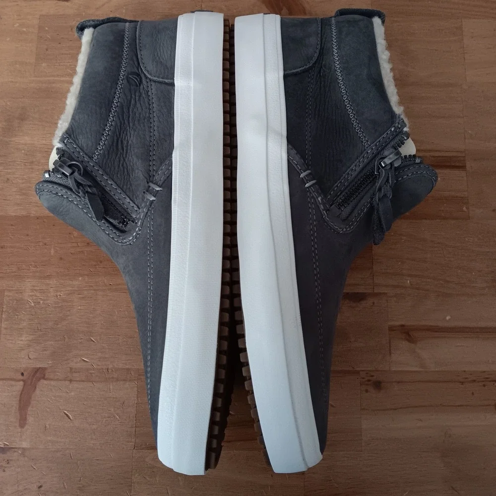Sperry crest lug